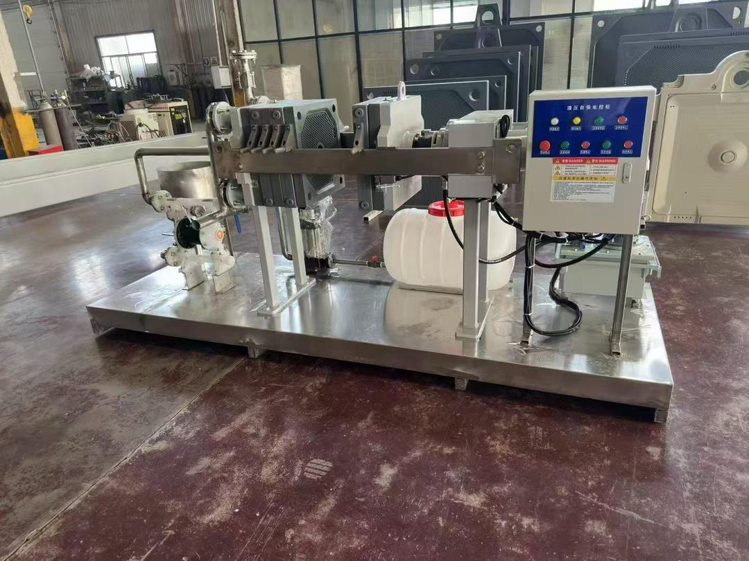 Introduction of the hydraulic stsyem of the filter press